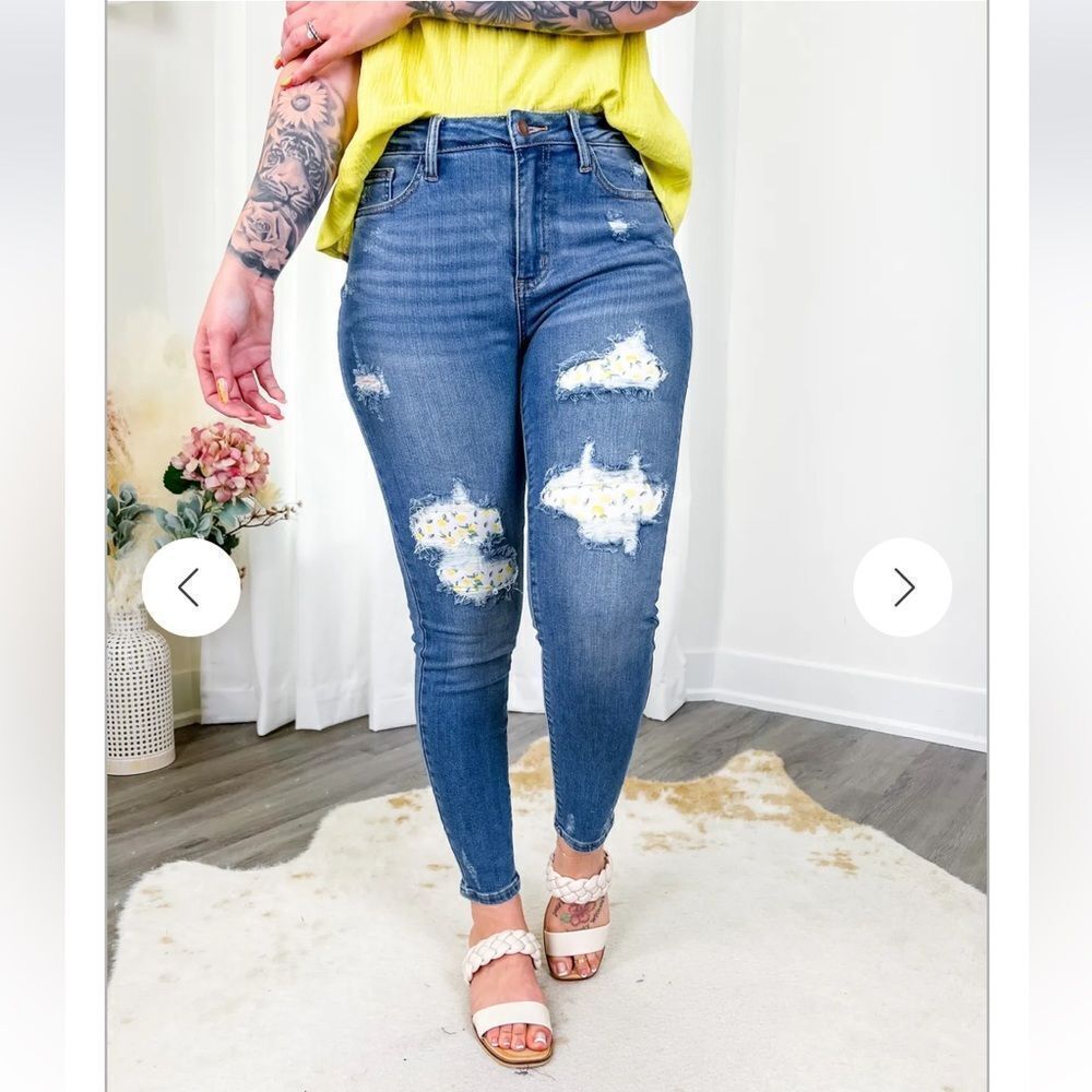 EUC JUDY BLUE SKINNY LEMON PATCH DISTRESSED AND PATCHED JEANS SIZE 18W